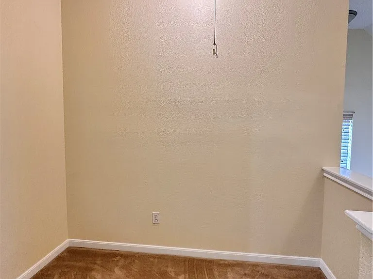 2050 Lisa Ln — Photo 35