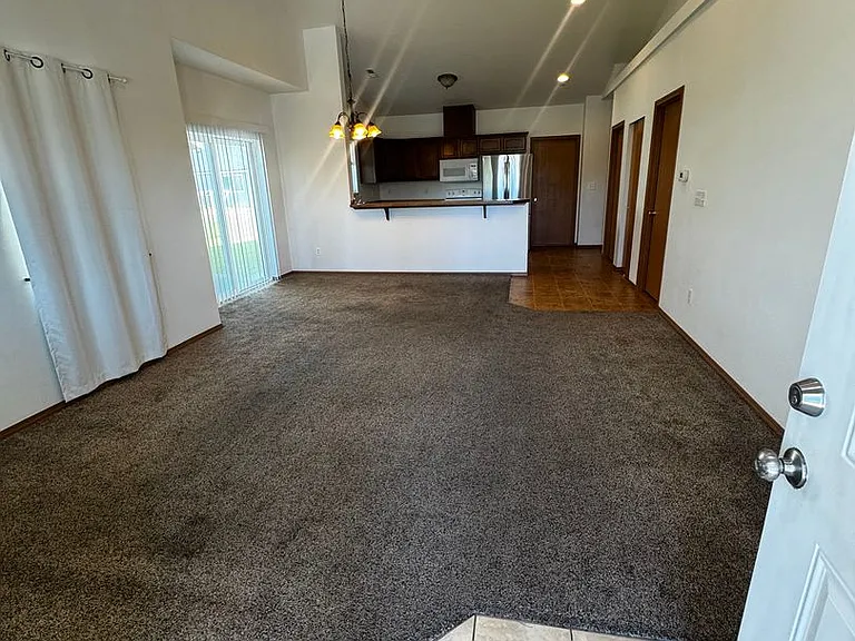 1208 W Malaga Ave — Photo 3