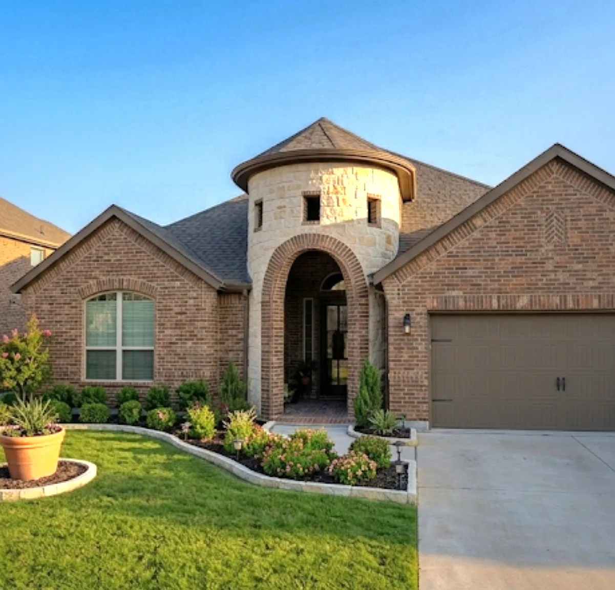 430 Brookdale Dr — Photo 1