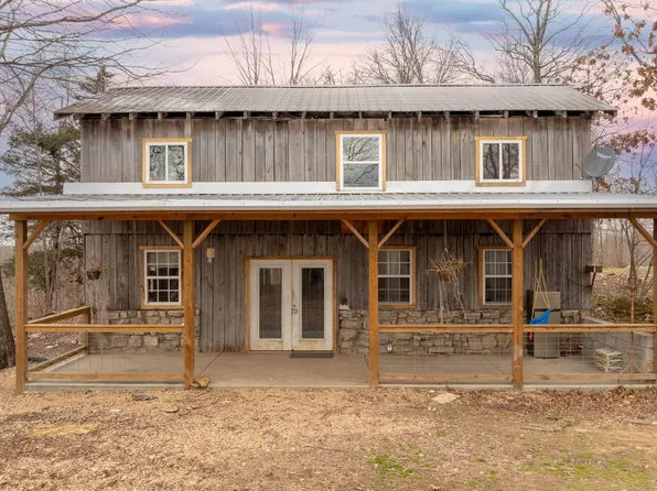 4561 Mayberry Prong Rd, Linden, TN 37096