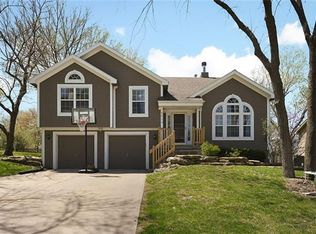 5934 W Richards Dr, Shawnee, KS 66216