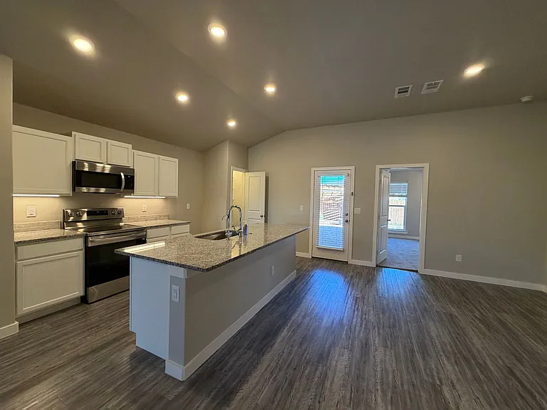 3215 Volney Ave — Photo 15