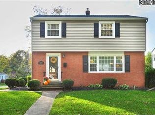 408 Huntmere Dr, Bay Village, OH