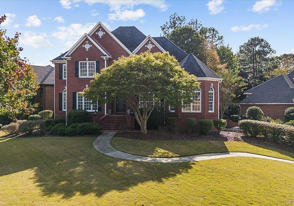 1st image of 1001 Fairmont Cir
