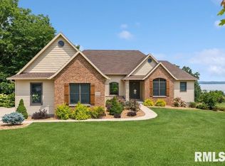 4652 164th St, Clinton, IA 52732