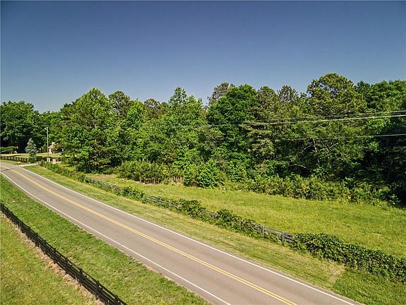 4th image of 1501 Liberty Grove Rd