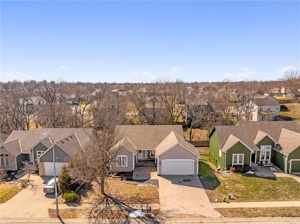 1128 N Jones Rd, Independence, MO 64056