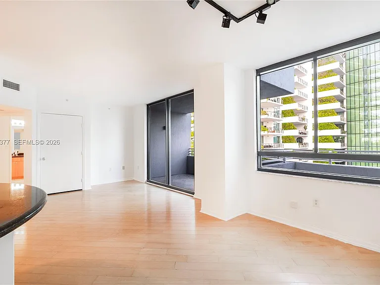 1330 West Ave #610 — Photo 11