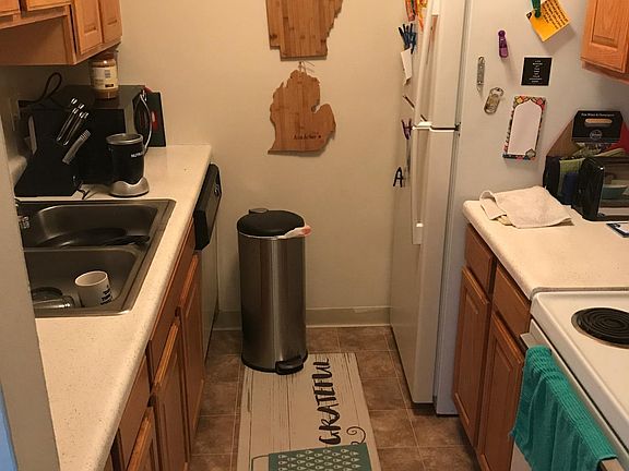 Kitchen with dishwasher