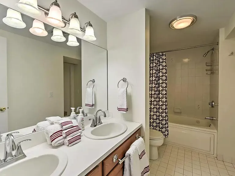22 Oceanside Pl — Photo 27