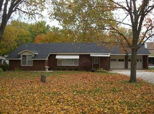 222 N Chestnut St, Mendon, IL 62351