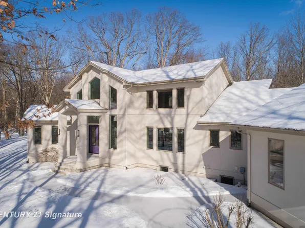 2627 N Odyssey Ln, Midland, MI 48642