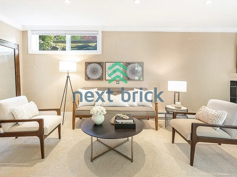 337 2nd Ave S #102 — Photo 3