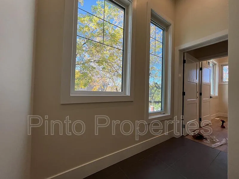 Studio, 1.0 bath, 168 sqft, $900 — Photo 3