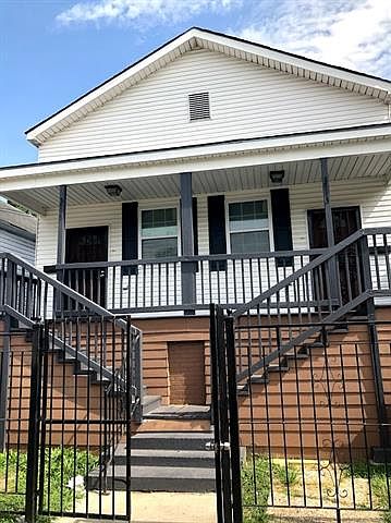 1st image of 3715 Willow St #3