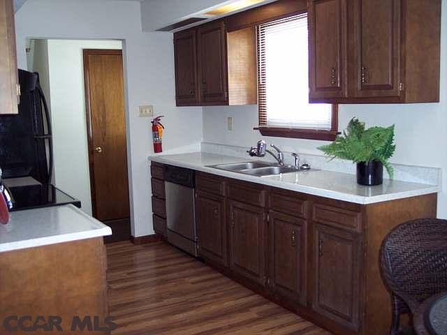 1st image of 406 Beaver Brook Dr