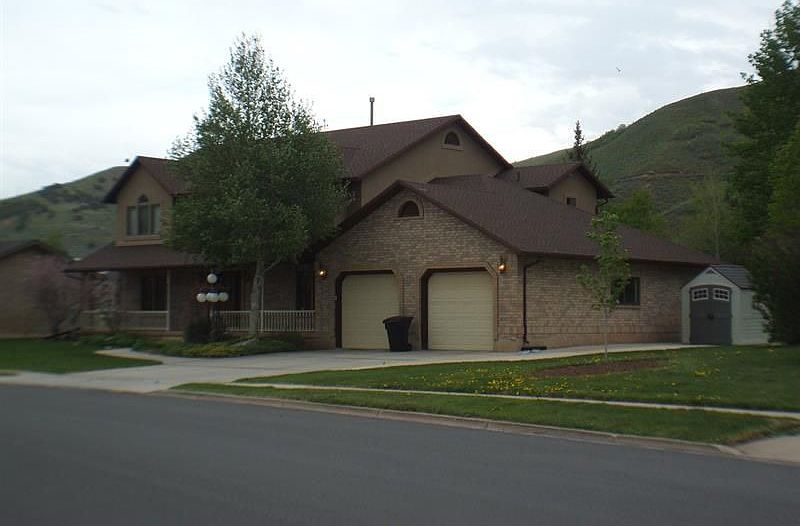 2nd image of 426 E Imperial Dr