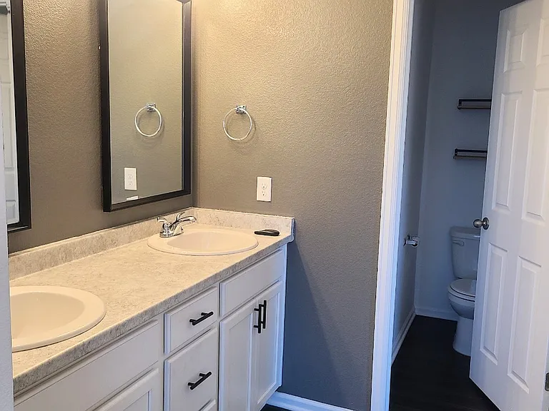 5240 Osbourne Dr — Photo 36
