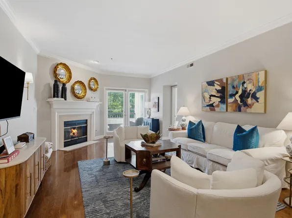 3818 W End Ave APT 209, Nashville, TN 37205