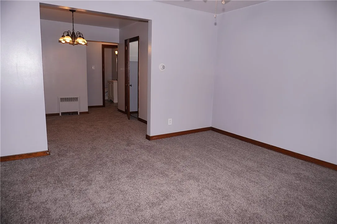 1 bed, 1000 sqft, $995 — Photo 3