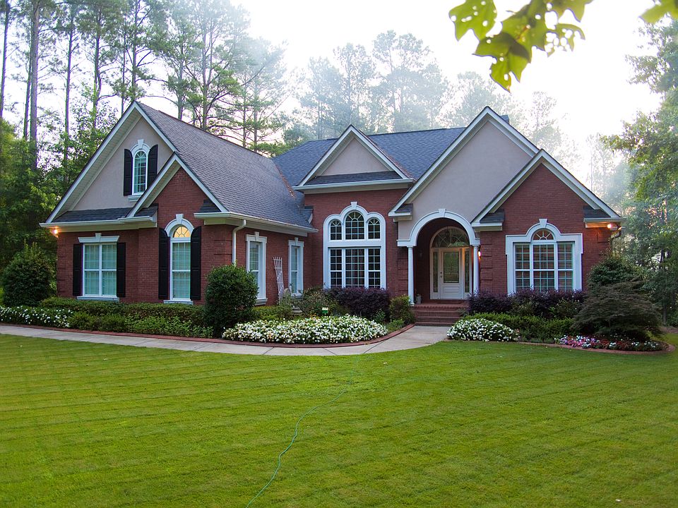 1st image of 115 W Lake Dr