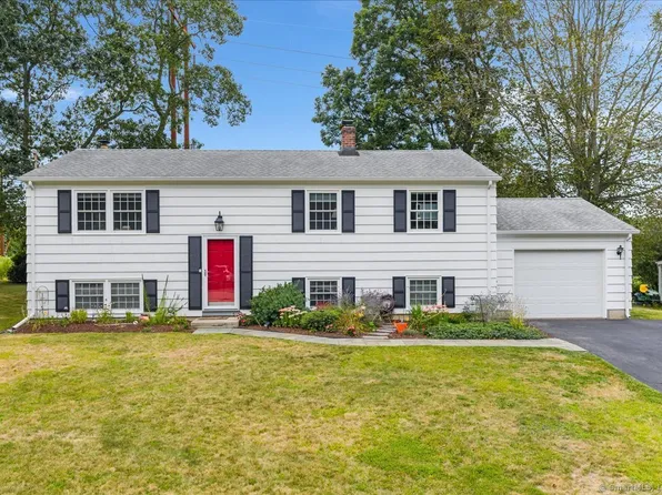 13 Skyline Drive, Montville, CT 06382