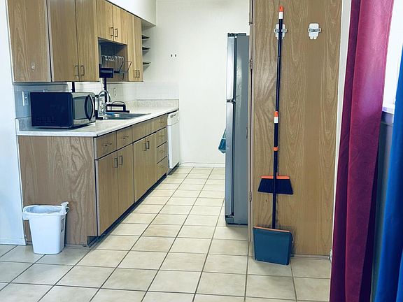 4th image of 607 Neel St