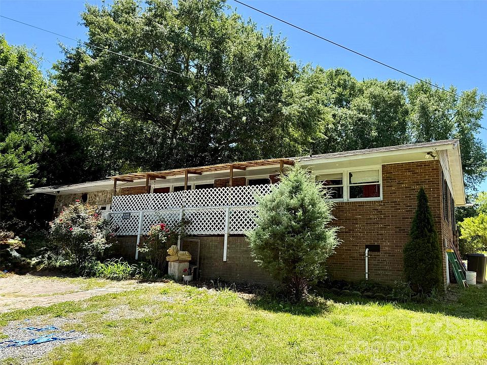 1st image of 2607 Crescent Ln