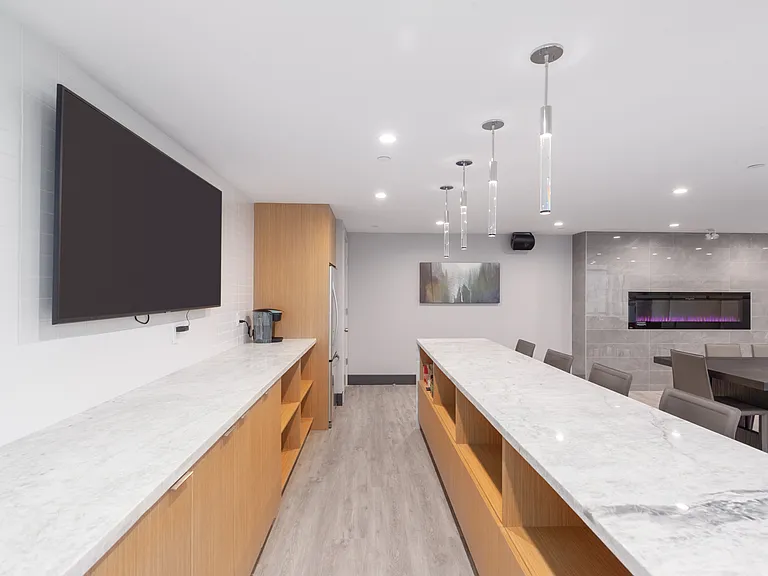 809 Village Dr — Photo 24