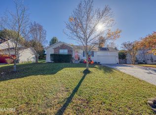 6042 Warrenpark Ln, Knoxville, TN 37912