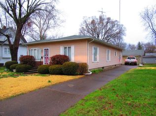 1105 E Saint Louis St, West Frankfort, IL 62896