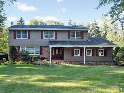 329 Mills Pl, Wyckoff, NJ, 07481