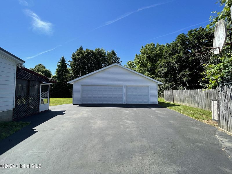 4th image of 2296 Hickory Hill Road