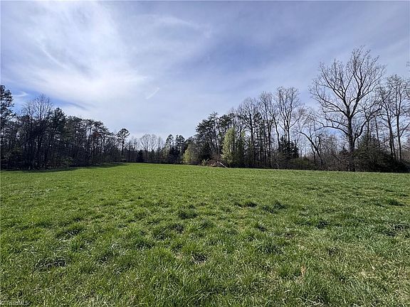 3rd image of Timberlake Trl