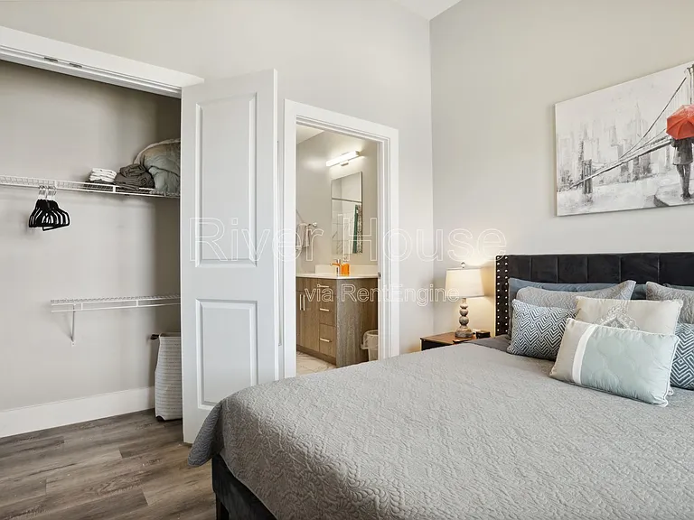 102 River House Pl #2N — Photo 8
