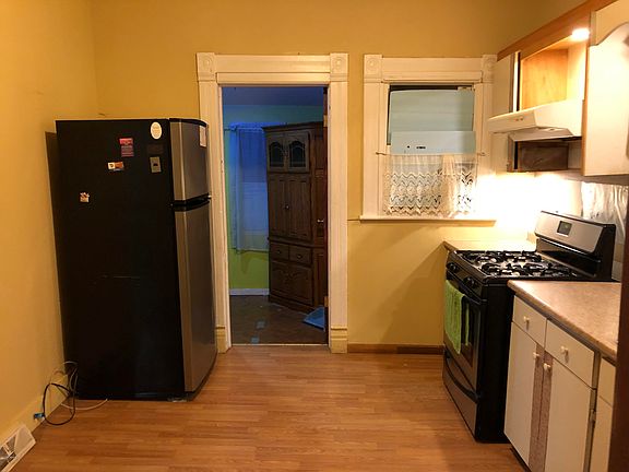 3rd image of 44 Cutler St SW
