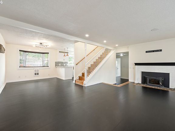 4th image of 671 Taney St