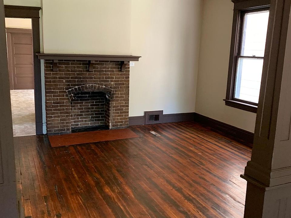 1st image of 424 Winslow Ave
