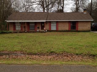 16 Plainview Dr, Mc Gehee, AR 71654