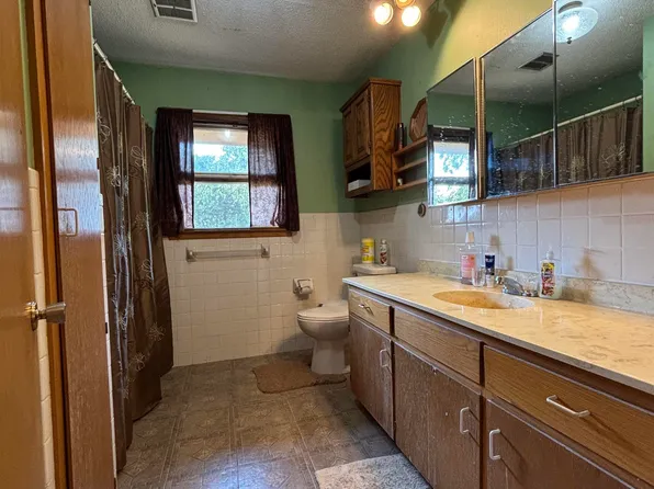 19833 W Highway 149, Hedrick, IA 52563