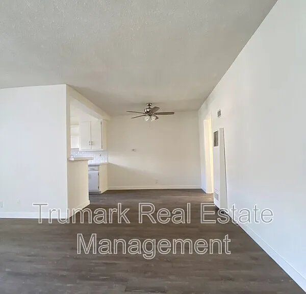 585 E Washington Blvd #28 — Photo 6