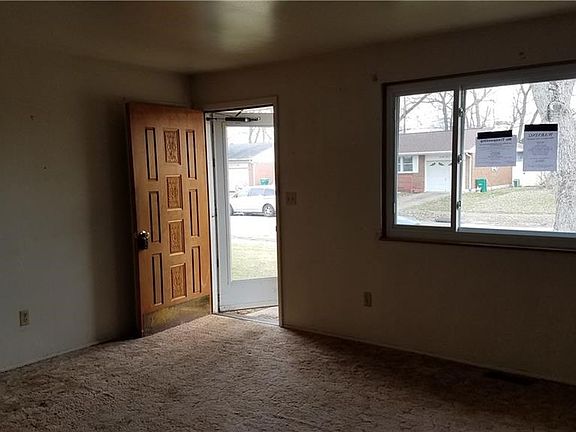 3rd image of 77 Larrel Ln