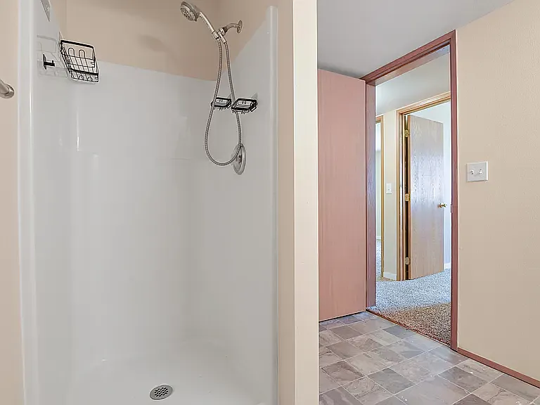 12503 N Ruby St — Photo 2