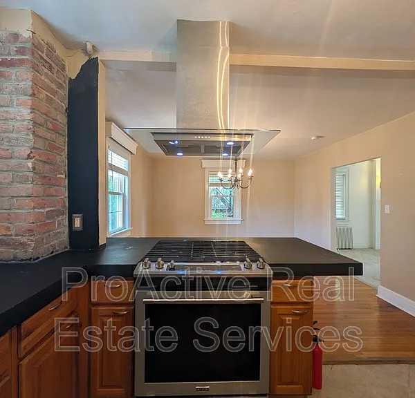 1605 Hampton Blvd #2 — Photo 13