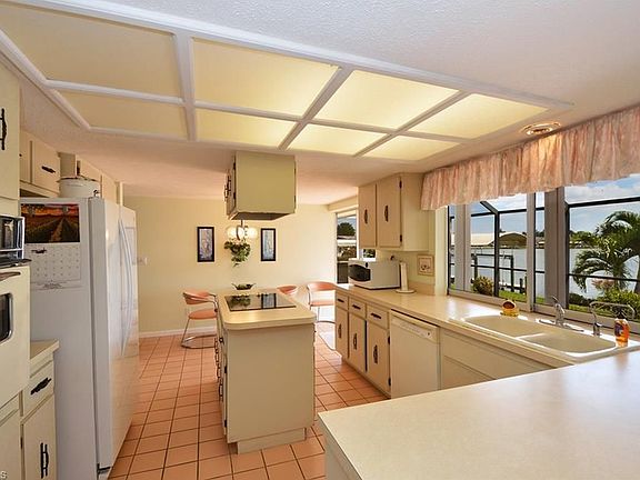 5th image of 626 SW 49th Ln