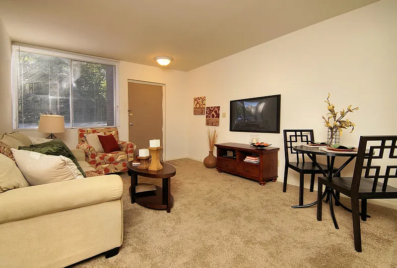 1 bed, 446 sqft, $750 — Photo 2