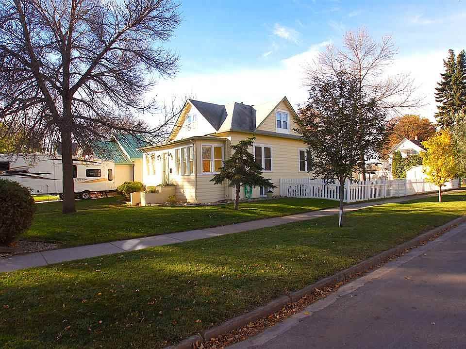 425 2nd St NE, Minot, ND 58703 Zillow