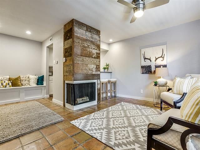 1st image of 2702 Douglas Ave #111
