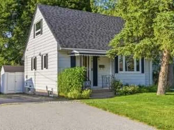 269 Rogers Rd, Newmarket, ON L3Y 1G5