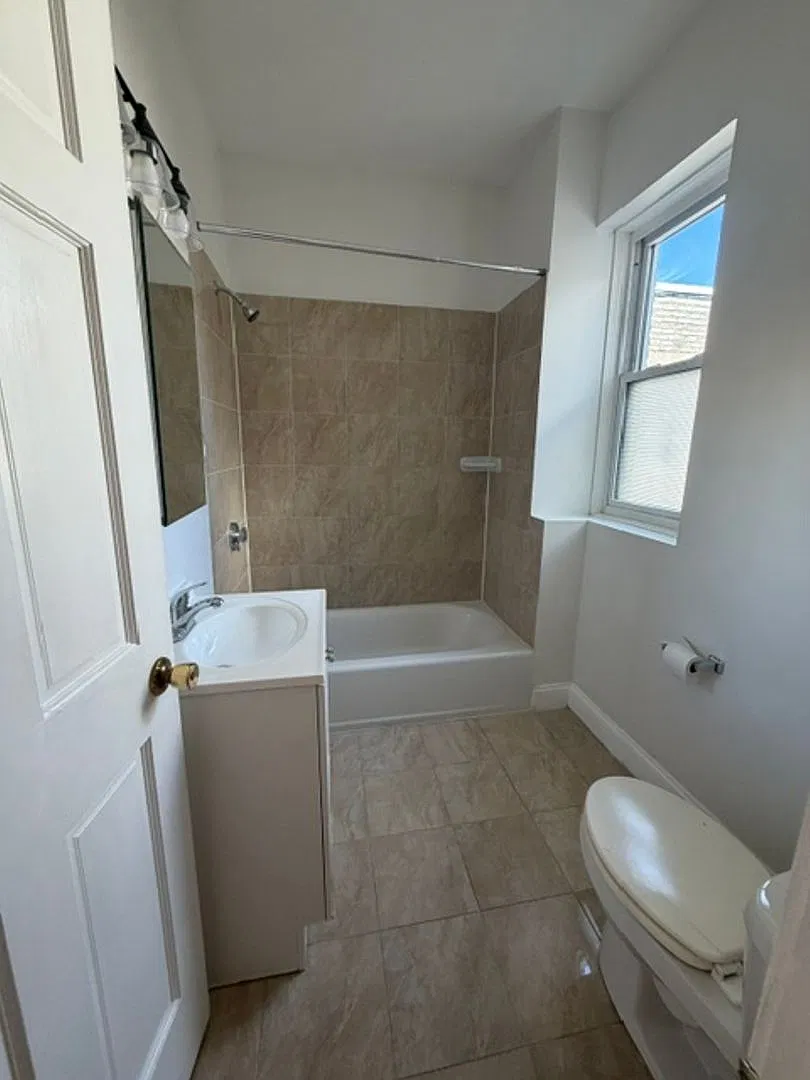 2 Bed on the Green Line Close to Packards Corner — Photo 4